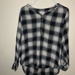 Universal threads black/white flannel 1/4 buttonup